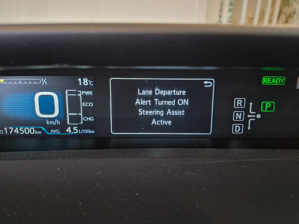 Toyota Prius 1,8 Hybrid H3 CVT 5d