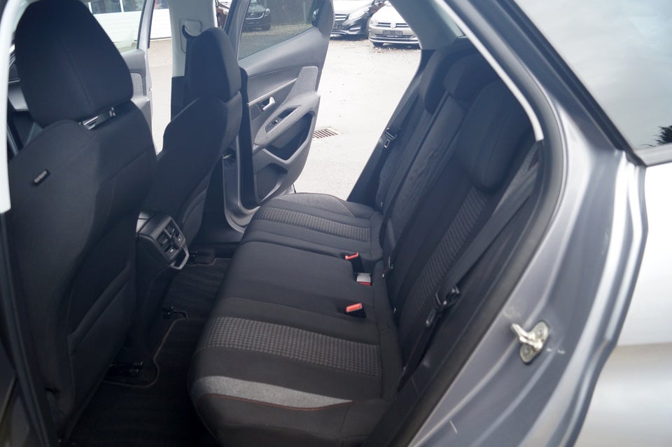 Peugeot 3008 1,6 BlueHDi 120 Active EAT6 5d