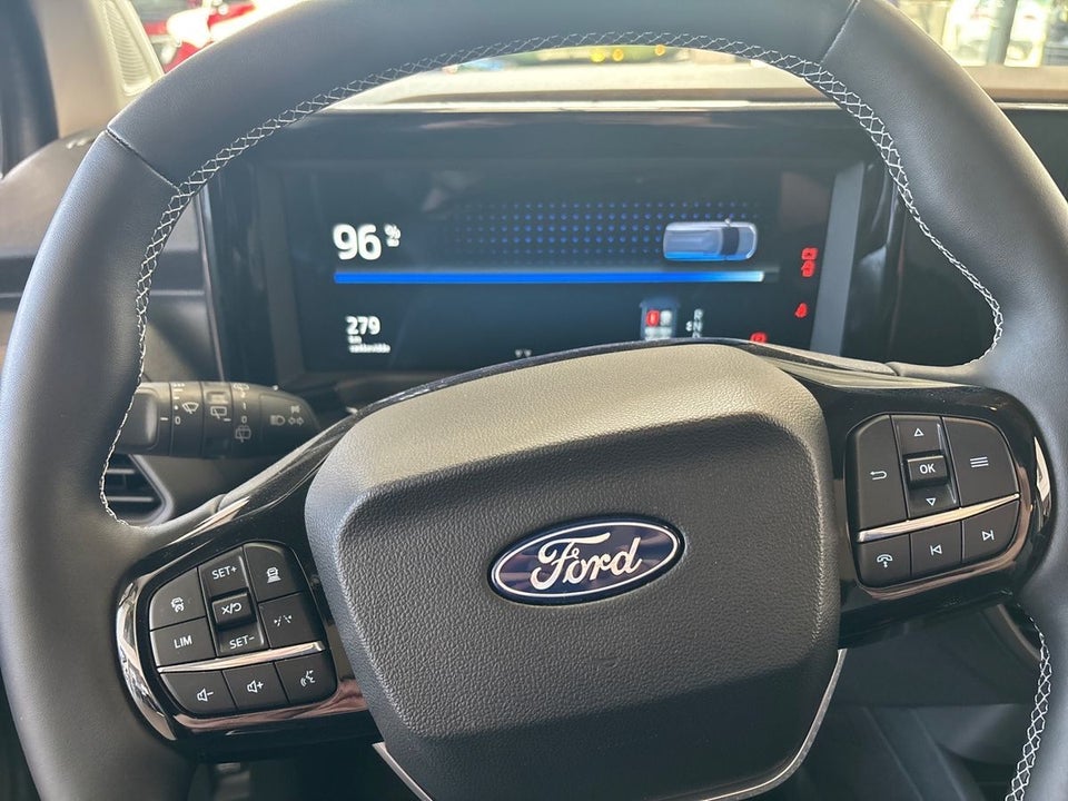 Ford E-Tourneo Courier 46 Titanium
