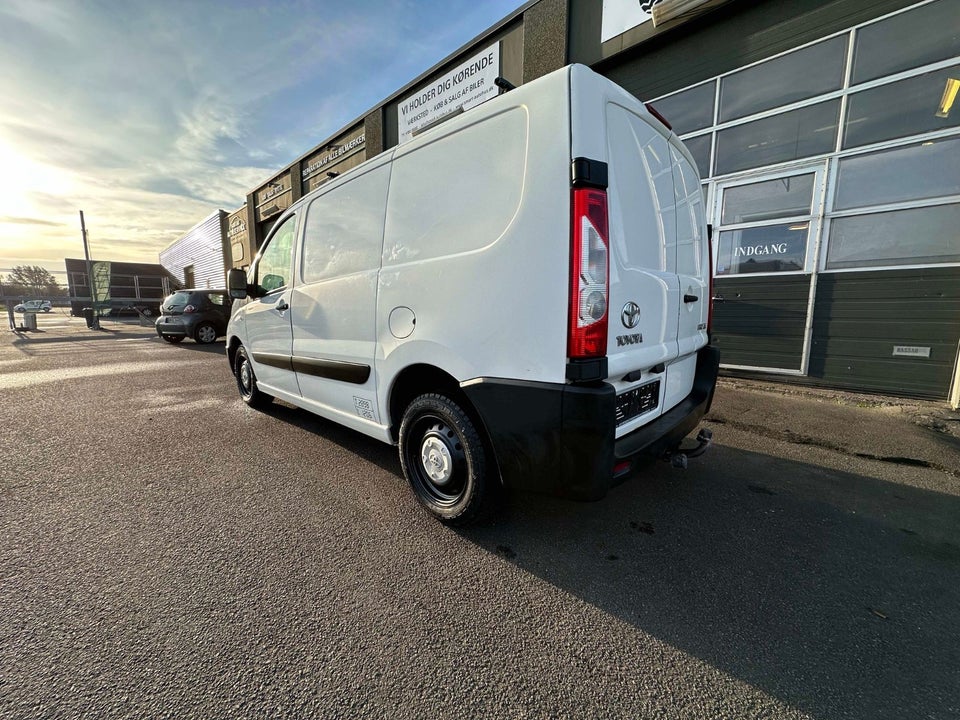 Toyota ProAce 2,0 D 128 T2 L1H1 4d