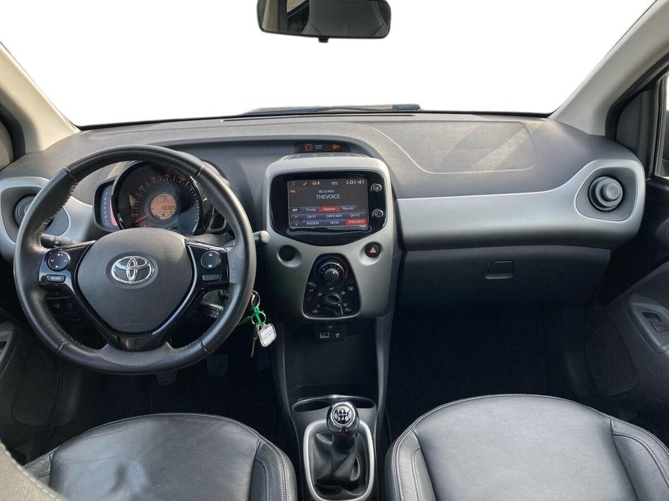 Toyota Aygo 1,0 VVT-i x-black 5d