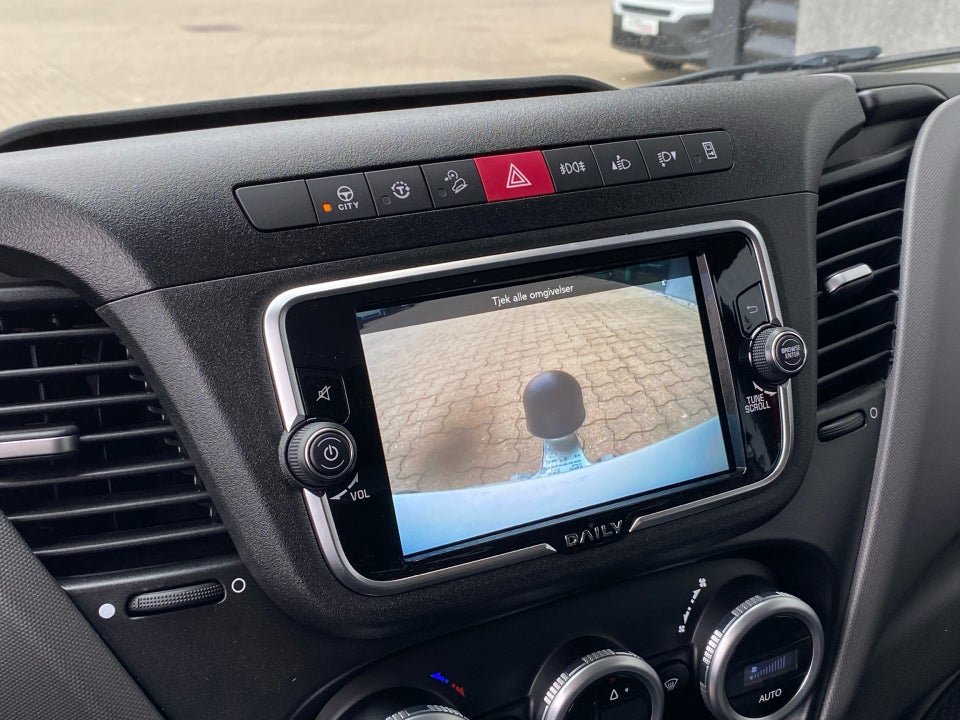 Iveco Daily 3,0 35S18 4100mm Lad AG8