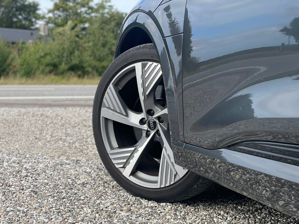 Audi Q8 e-tron 50 S-line Sportback quattro 5d