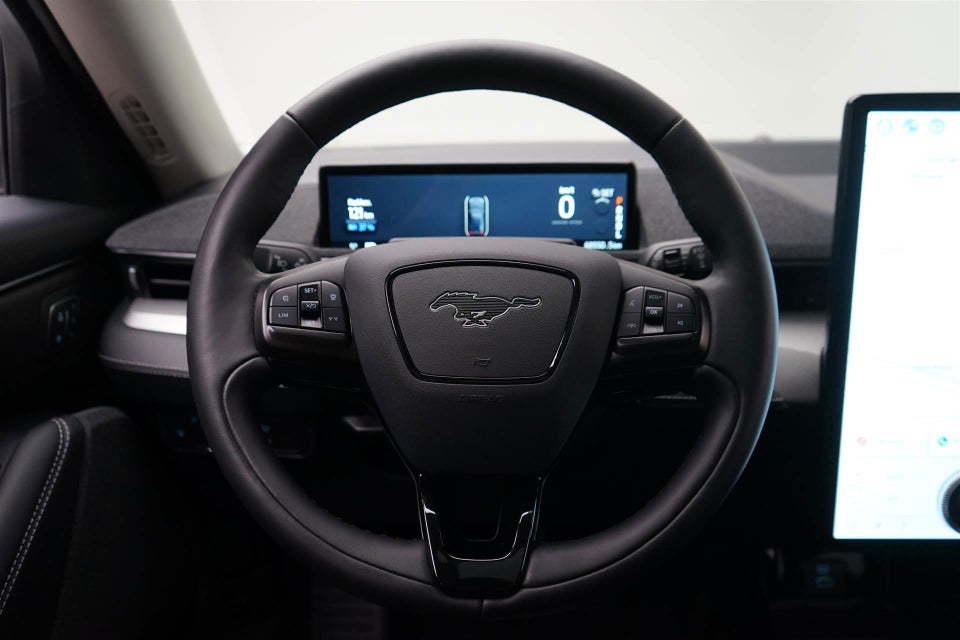 Ford Mustang Mach-E 75 Standard Range 5d