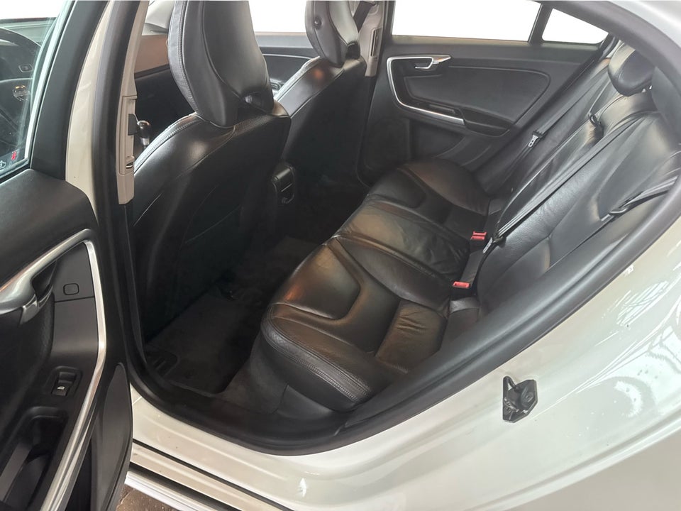 Volvo S60 2,0 T5 240 Kinetic 4d