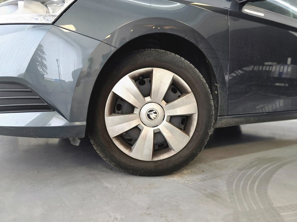 Skoda Fabia 1,0 MPi 60 Ambition Combi 5d