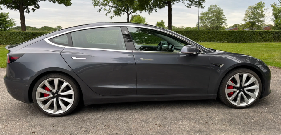 Tesla Model 3 Performance AWD 4d