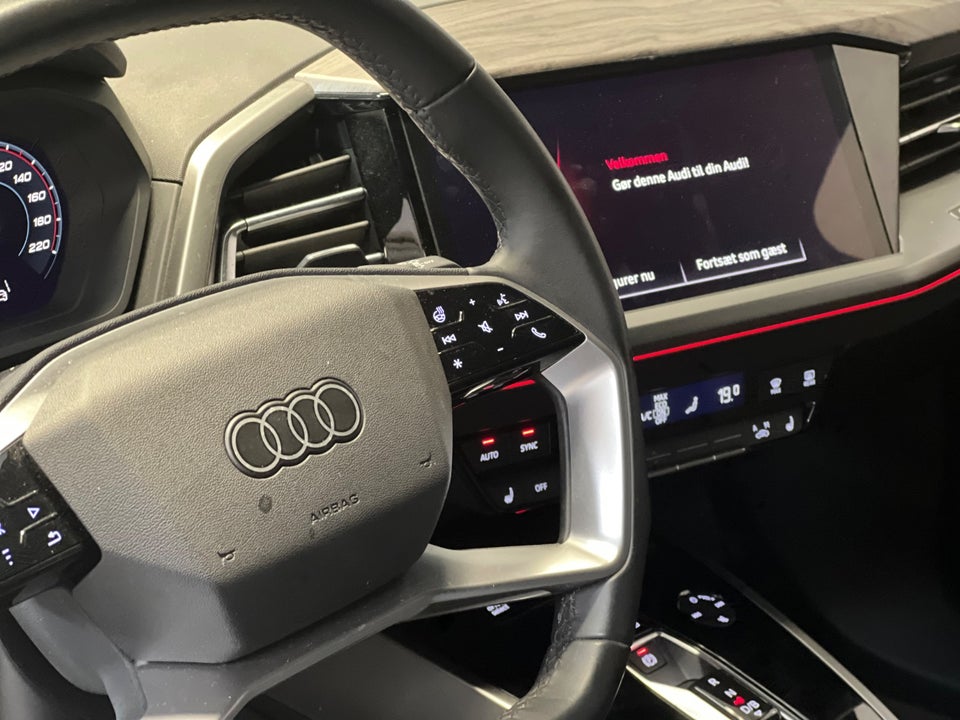 Audi Q4 e-tron 45 S-line quattro 5d