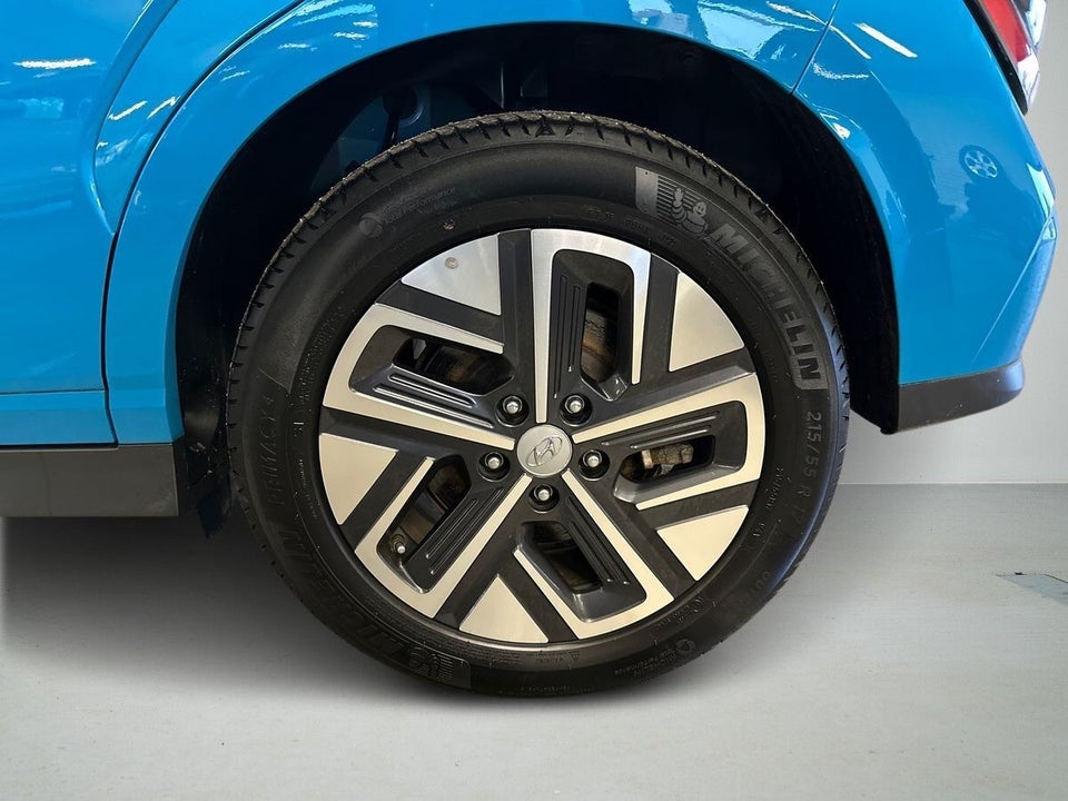 Hyundai Kona 39 EV Essential 5d