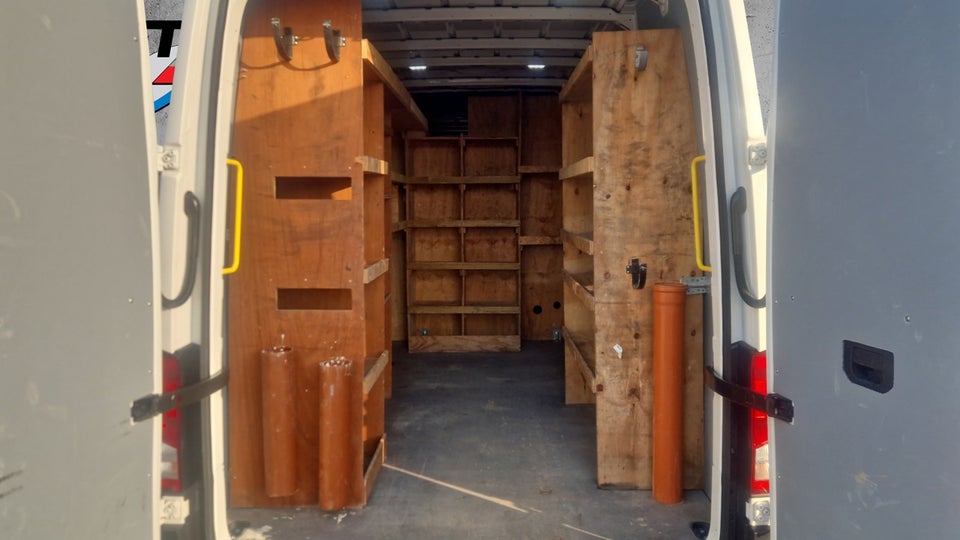 VW Crafter 35 2,0 TDi 177 Kassevogn L3H2 aut.