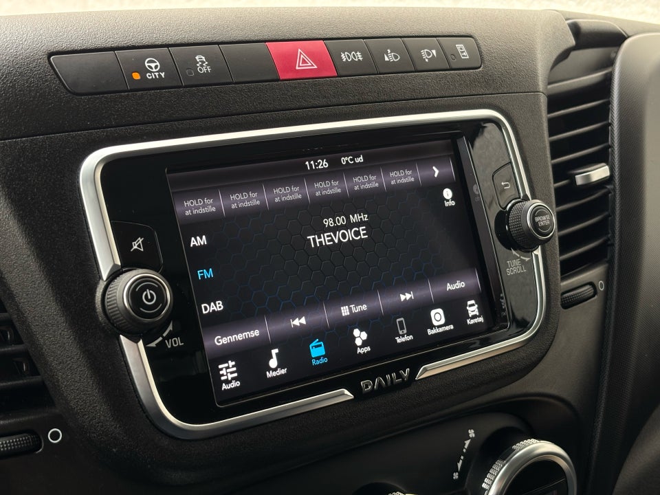 Iveco Daily 3,0 35S18 4100mm Box m/lift AG8