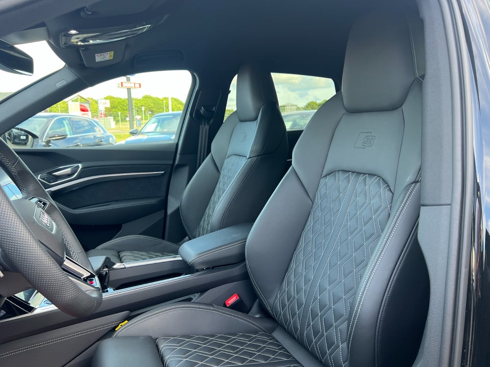 Audi e-tron 55 S-line quattro 5d