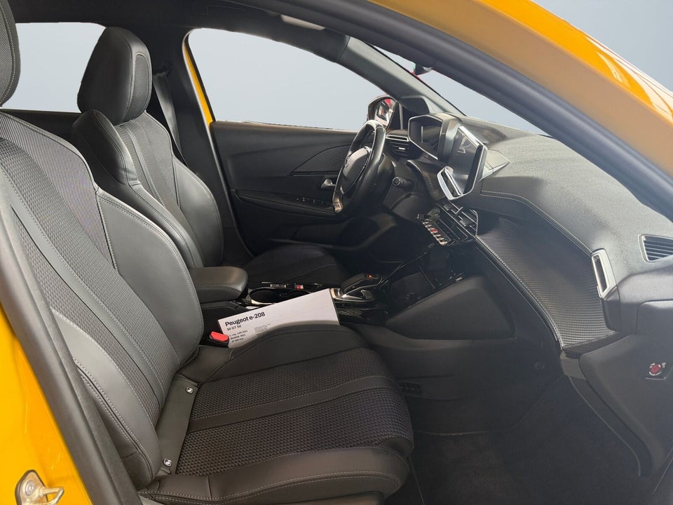 Peugeot e-208 50 GT 5d