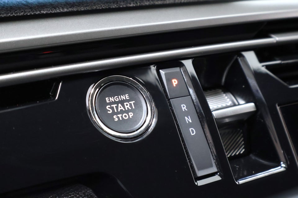 Peugeot e-3008 77 GT 5d