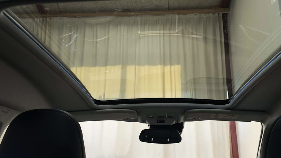 Peugeot 2008 1,2 e-THP 130 Allure Sky 5d