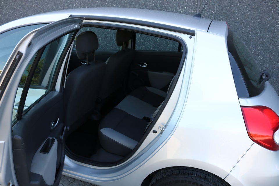 Renault Clio III 1,5 dCi 75 Authentique 5d
