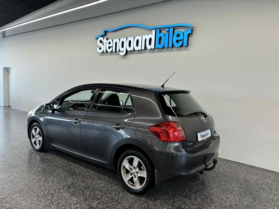 Toyota Auris 2,0 D-4D Luna 5d