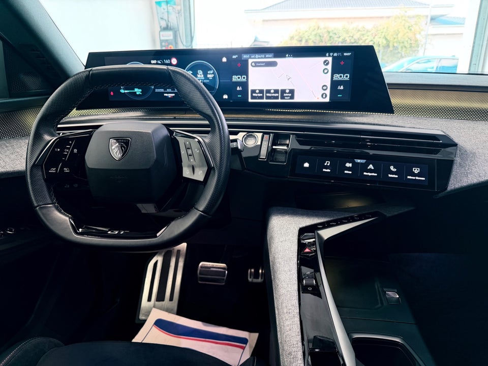 Peugeot e-3008 77 GT Pack 5d