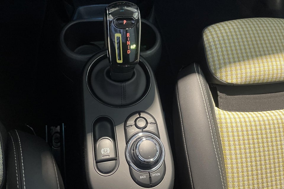 MINI Cooper SE Classic Trim 3d