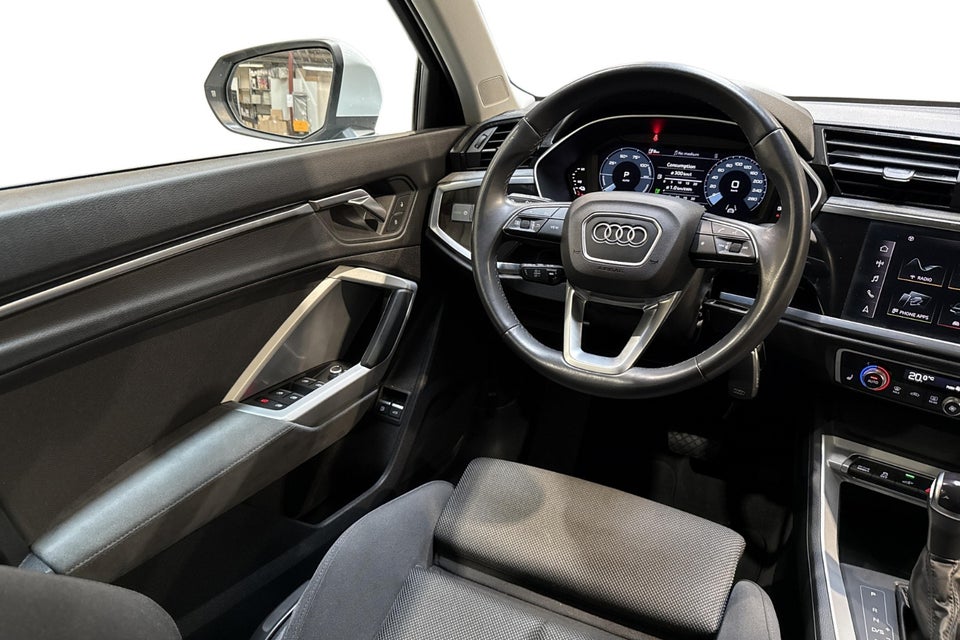 Audi Q3 45 TFSi e Attitude plus S-tr. 5d