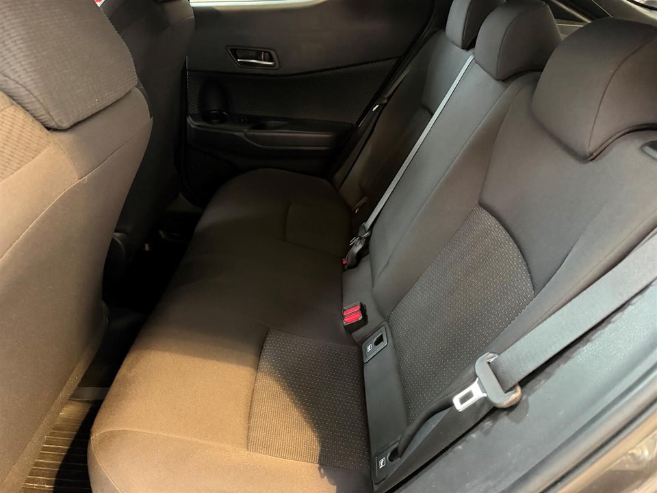 Toyota C-HR 1,8 Hybrid C-LUB Premium CVT 5d