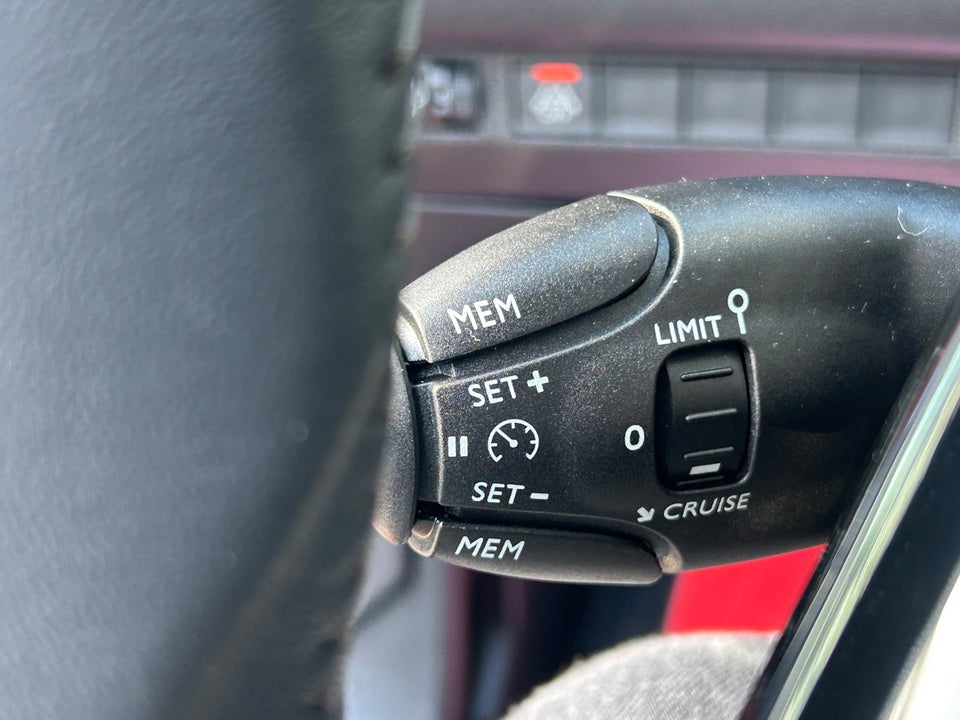 Peugeot e-208 50 Allure 5d