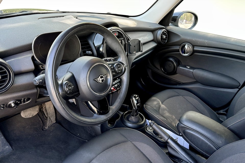MINI Cooper 1,5 Essential aut. 5d