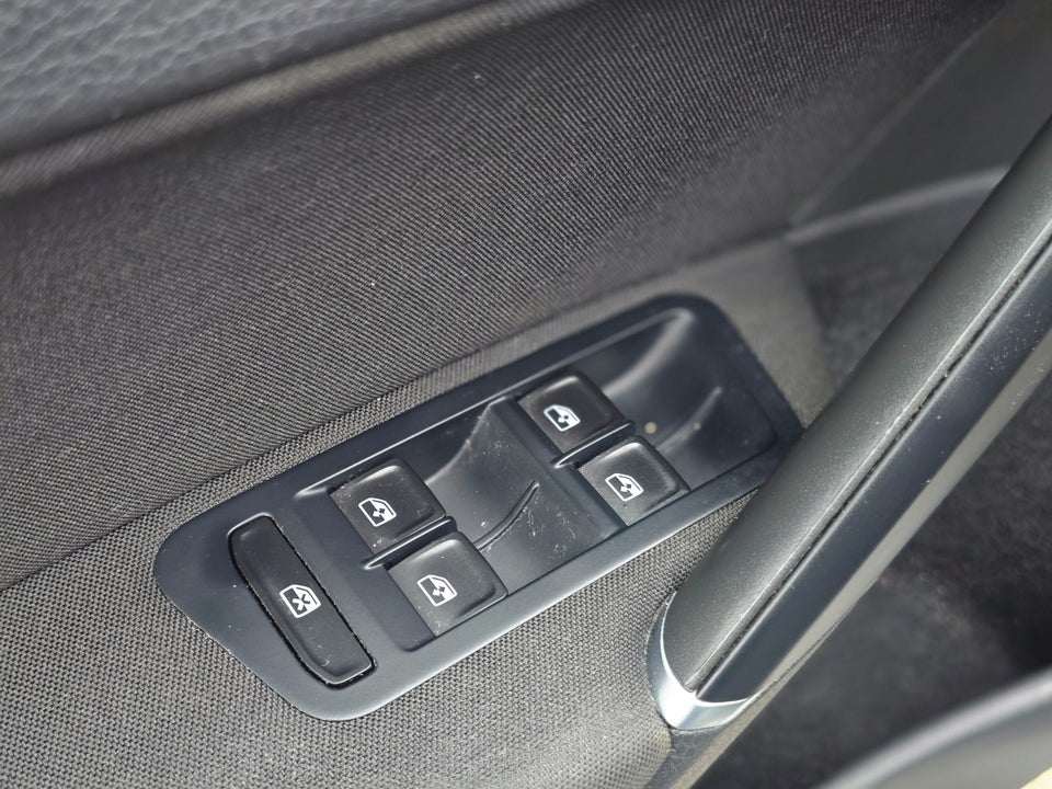 VW Golf VII 1,5 TSi 130 Comfortline DSG 5d