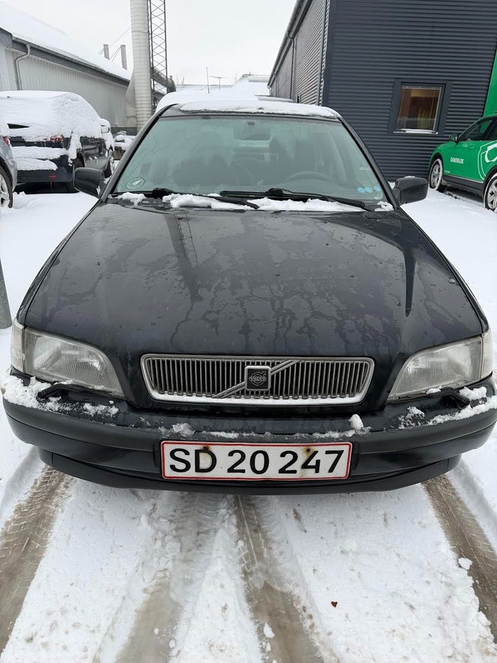 Volvo S40 1,8  4d