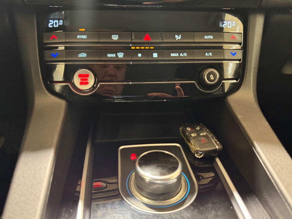 Jaguar F-Pace 2,0 D180 Pure aut. 5d