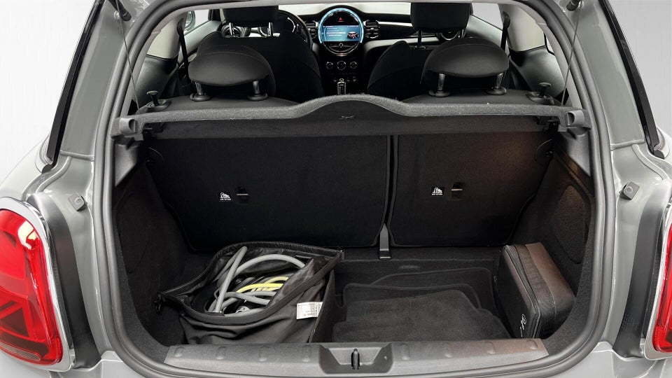 MINI Cooper SE Essential 3d