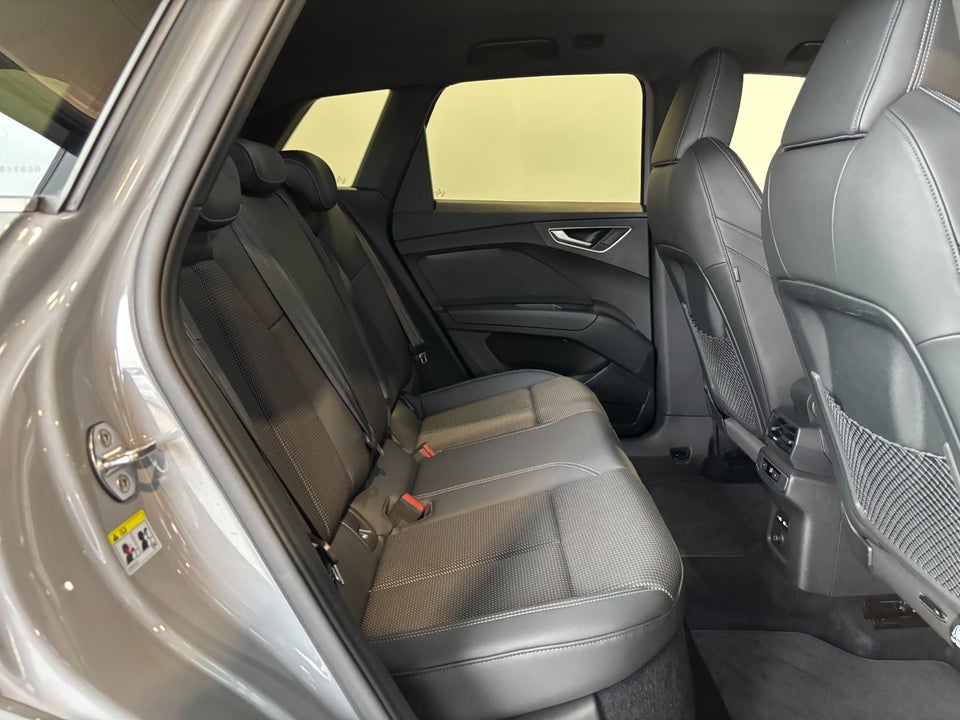 Audi Q4 e-tron 40 S-line 5d