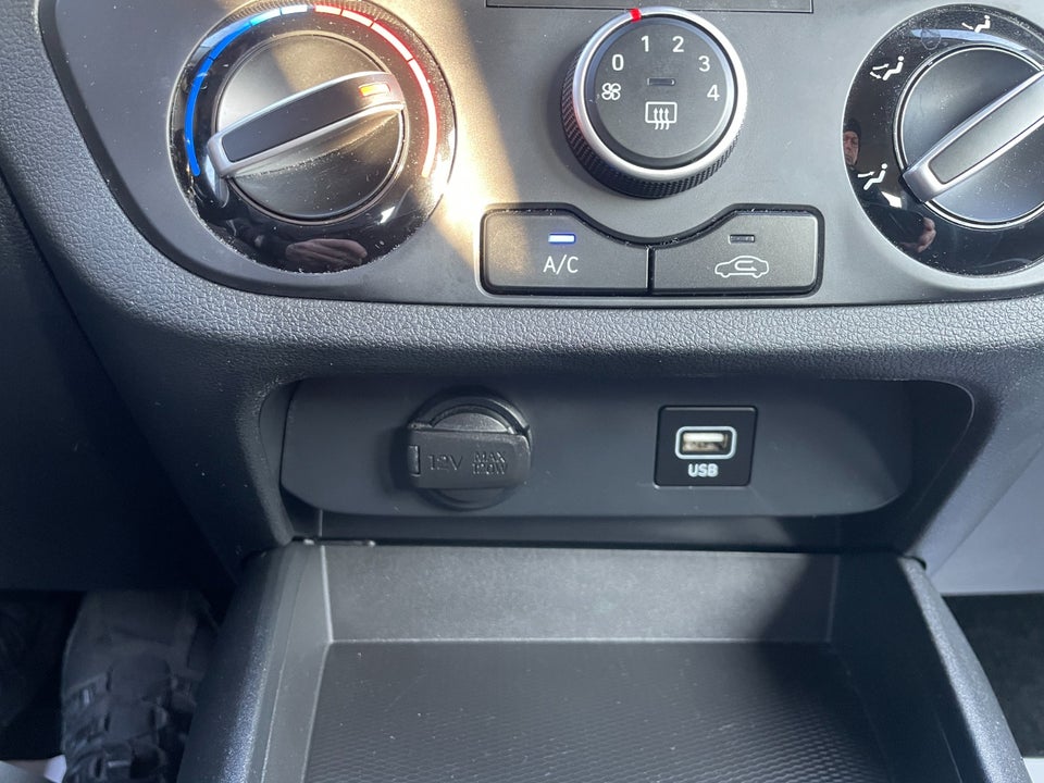 Hyundai i10 1,0 MPi Essential 5d