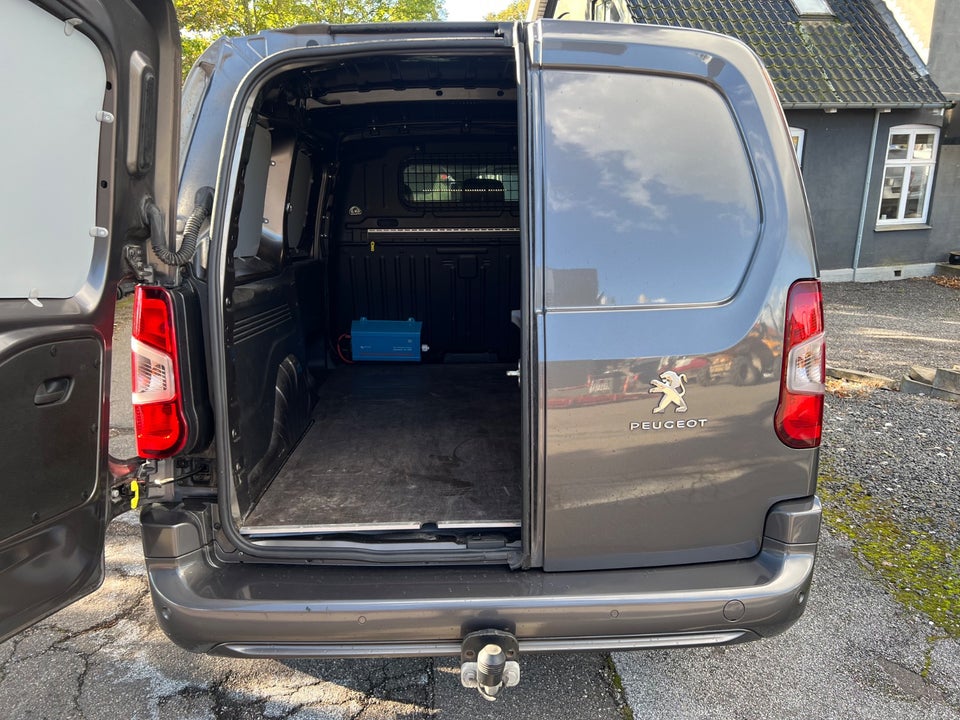 Peugeot Partner 1,5 BlueHDi 130 L2V2 Ultimate EAT8 Van