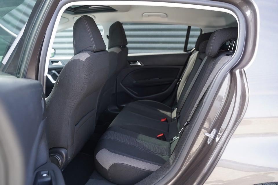 Peugeot 308 1,6 BlueHDi 120 Style 5d