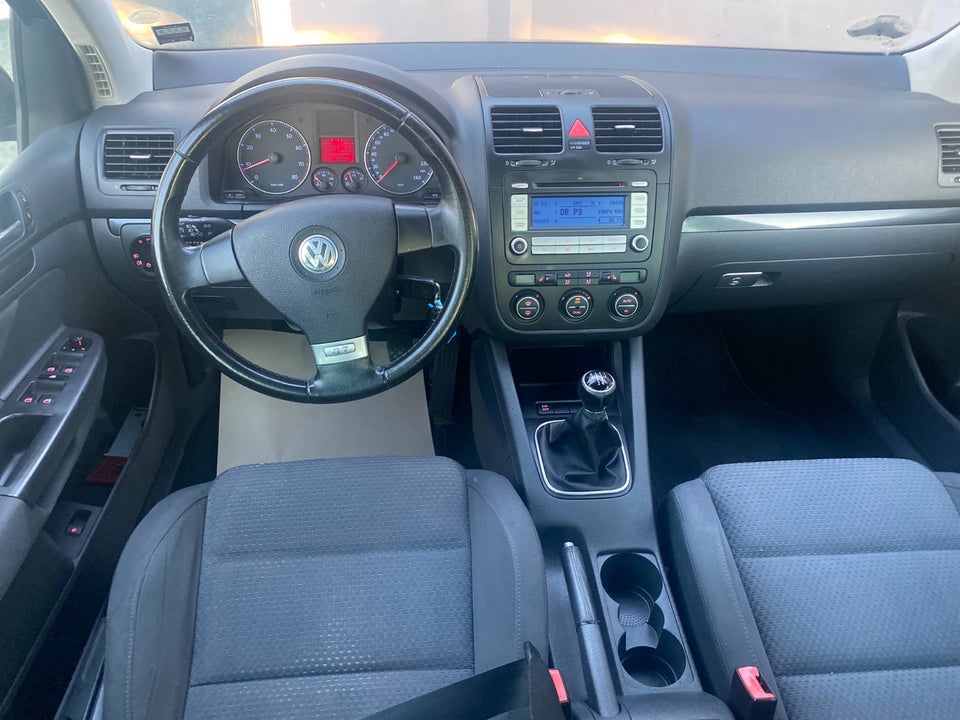 VW Golf V 1,6 GT Sport 5d