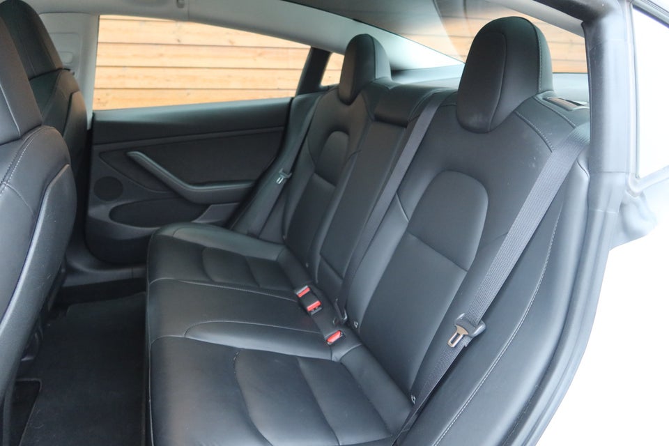 Tesla Model 3 RWD 4d