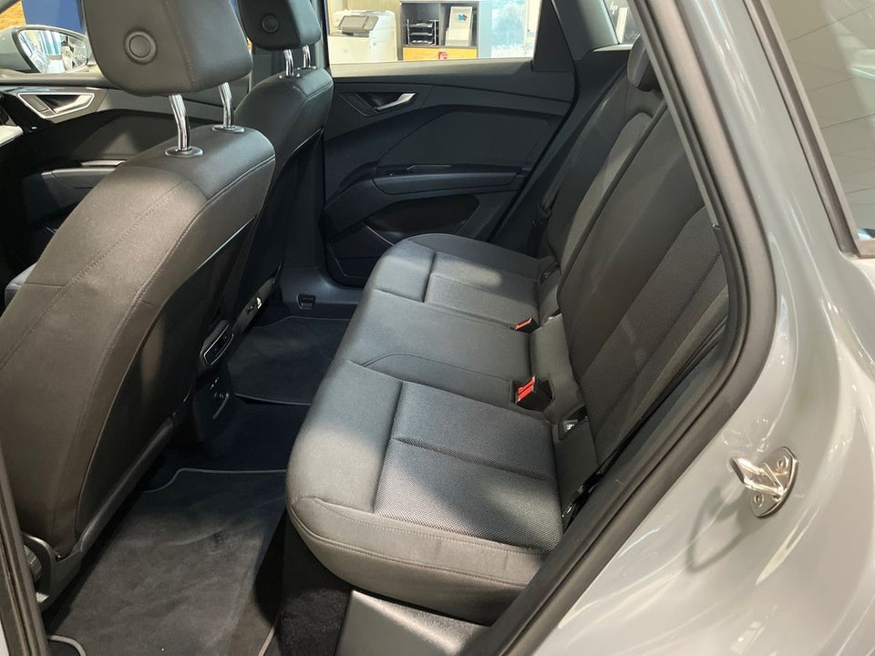 Audi Q4 e-tron 40  5d