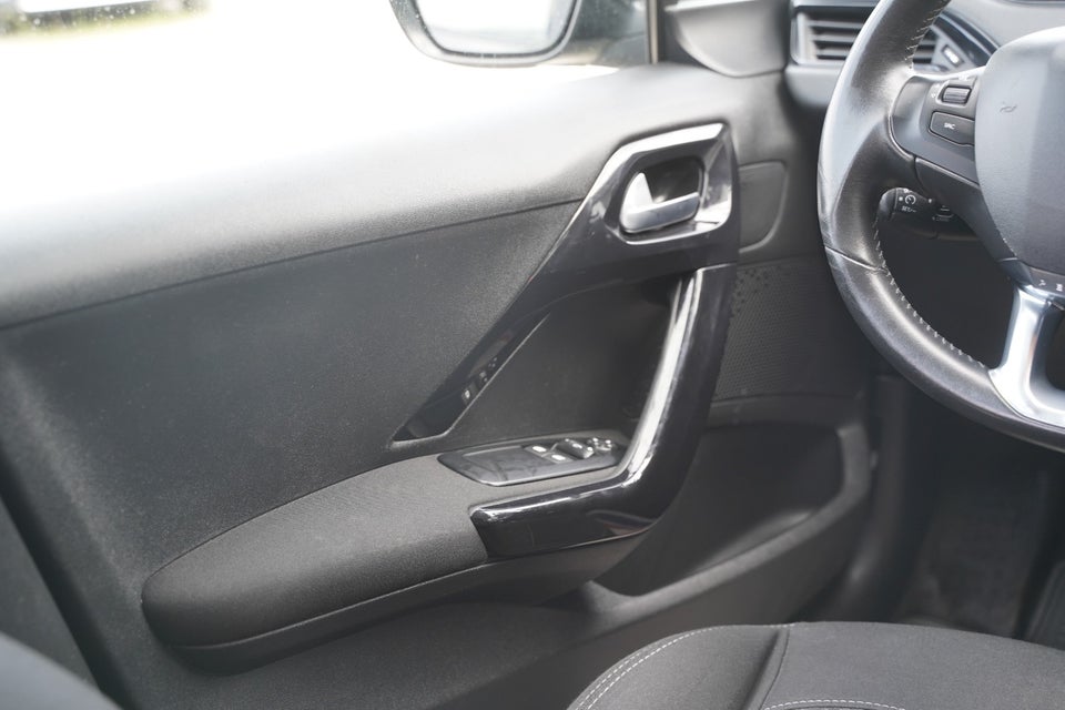 Peugeot 208 1,5 BlueHDi 100 Envy 5d