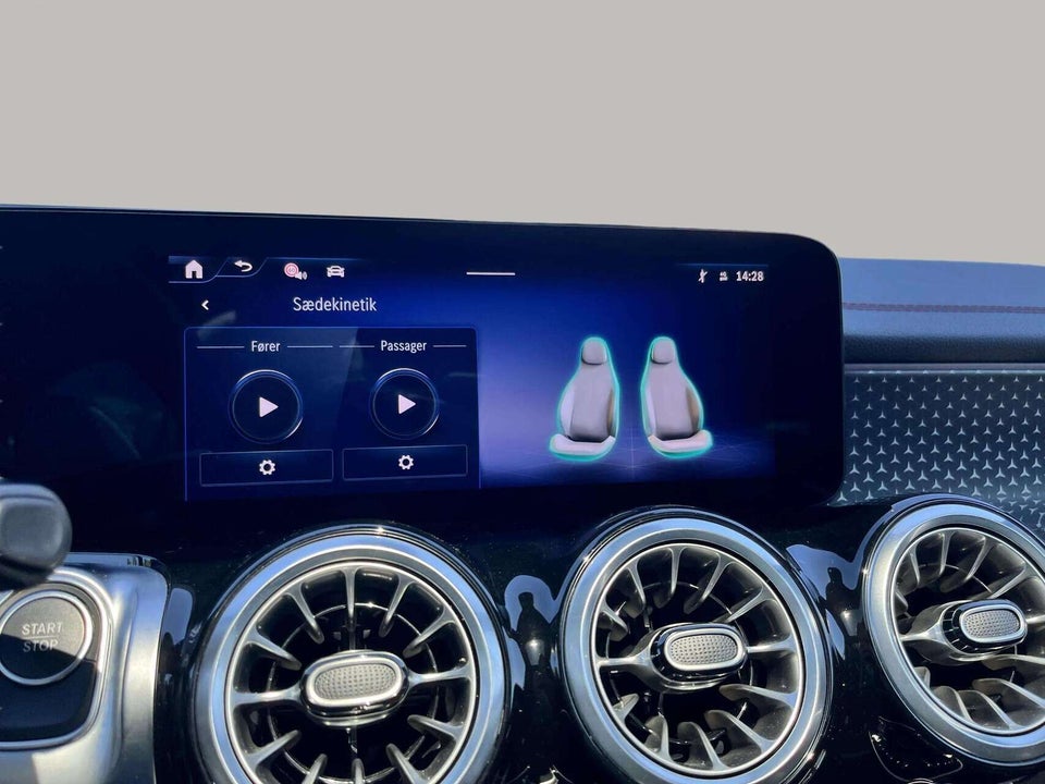 Mercedes EQB300 AMG Line 4Matic 5d
