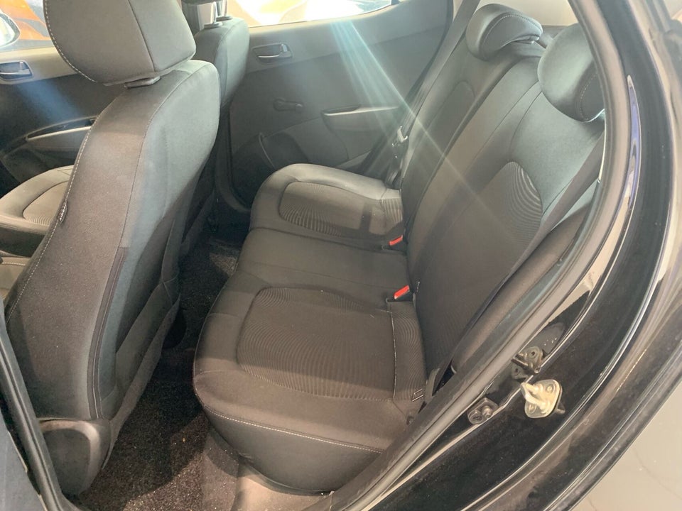 Hyundai i10 1,0 Spring Komfort 5d