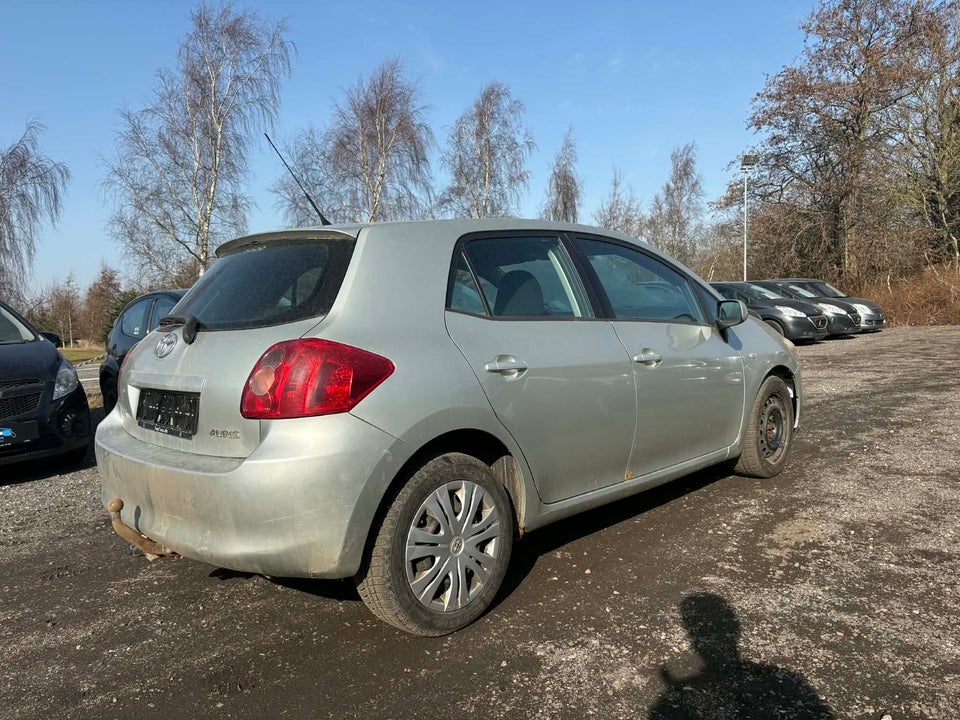 Toyota Auris 1,4 D-4D Luna 5d