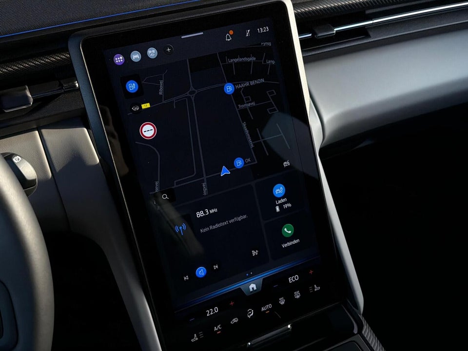 Ford Explorer 82 Premium Extended Range 5d