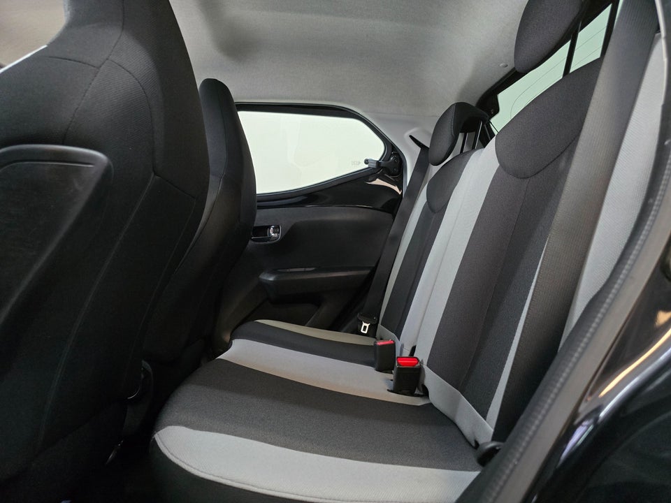 Toyota Aygo 1,0 VVT-i x-play 5d
