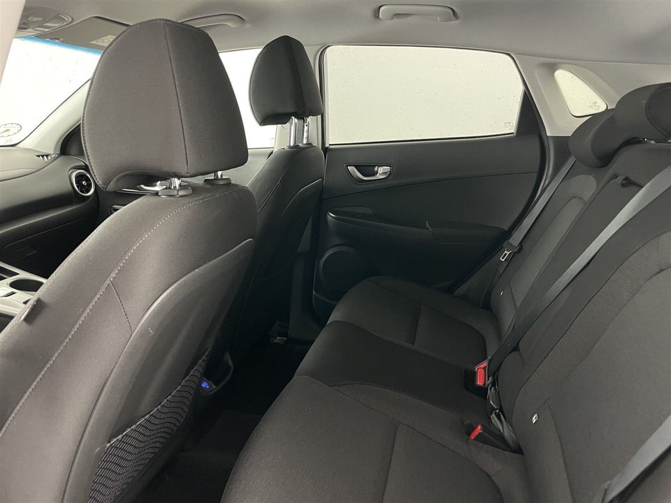 Hyundai Kona 64 EV Essential 5d
