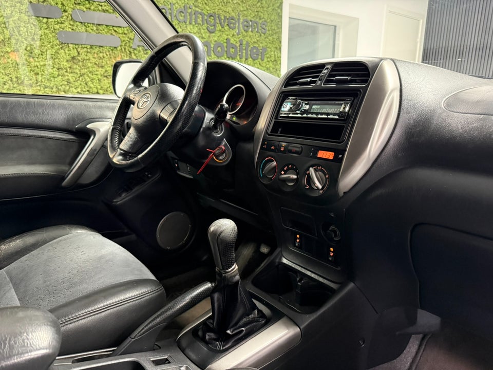 Toyota RAV4 2,0 VVT-i 4x4 5d