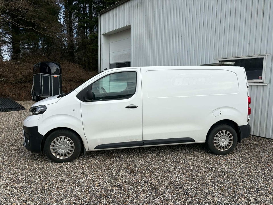 Toyota ProAce 2,0 D 122 Medium Comfort Master aut. 5d