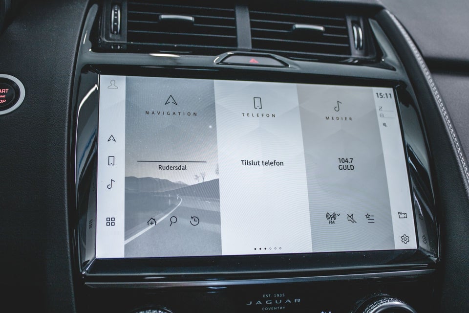 Jaguar E-Pace 1,5 P300e R-Dynamic SE aut. 5d