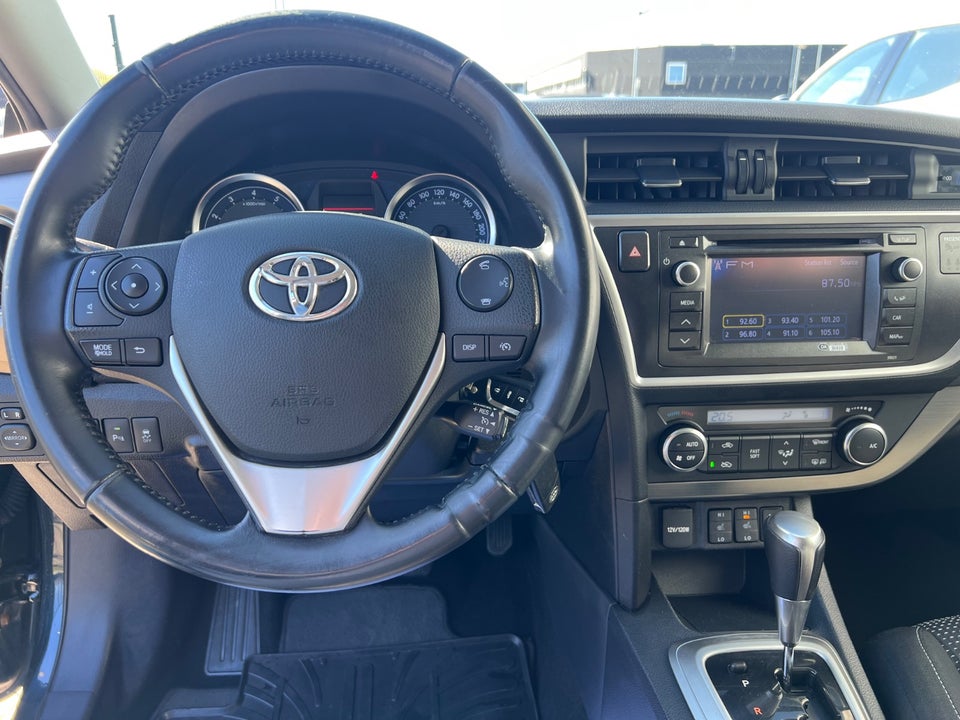 Toyota Auris 1,6 T2+ MDS 5d