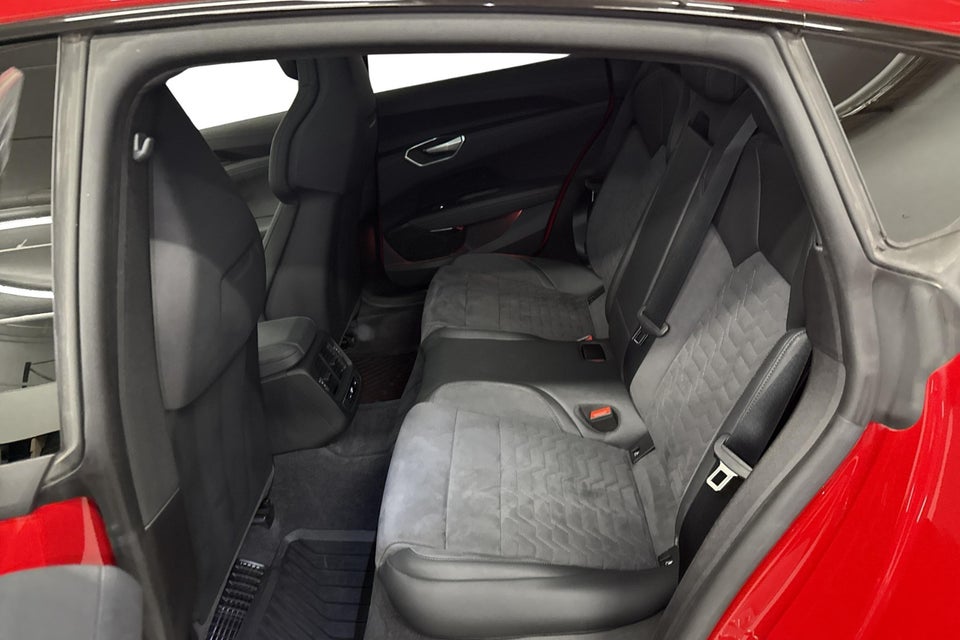 Audi e-tron GT quattro 4d